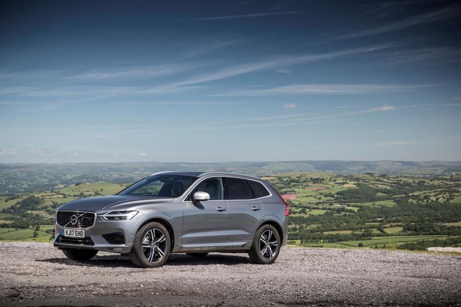  Volvo XC60 D5 R-Deisgn 2017 года  (UK) (фото 18 из 82)